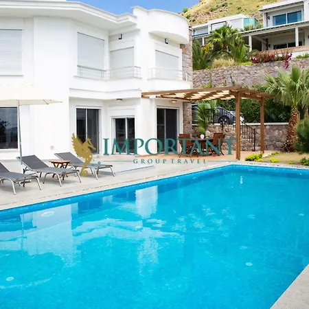 Bd4123 Five Bedroomed With Pool And Sea View ヴィラ *