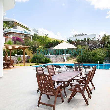 Bd4123 Five Bedroomed With Pool And Sea View