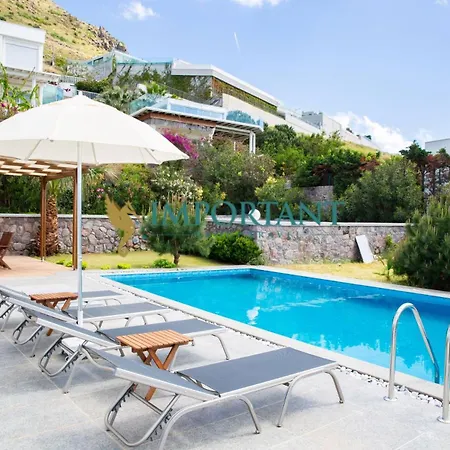Bd4123 Five Bedroomed With Pool And Sea View Villa