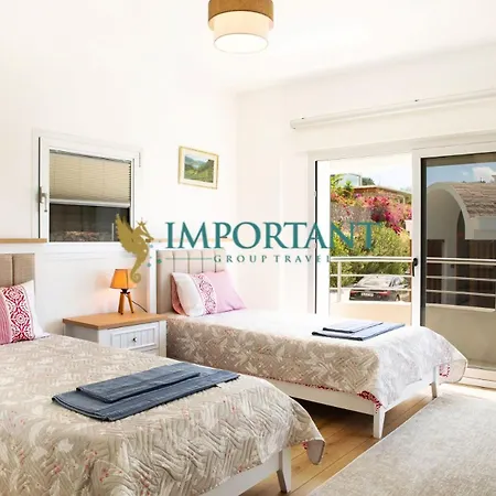 빌라 Bd4123 Five Bedroomed With Pool And Sea View