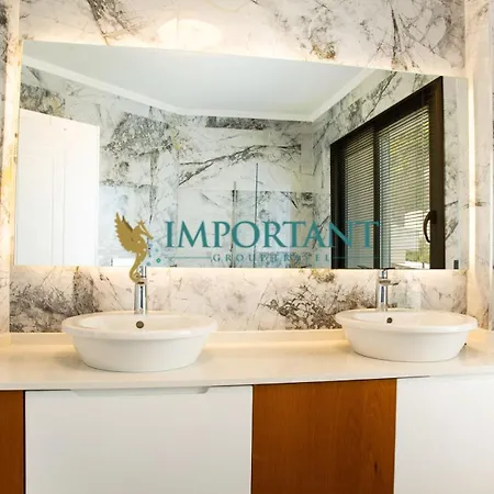 Bd4123 Five Bedroomed With Pool And Sea View 빌라